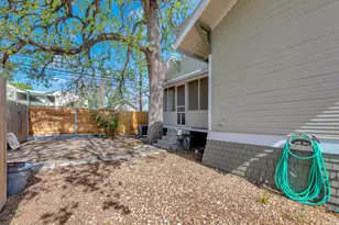 615 W 33rd St, Austin, TX 78705 - Photo 40