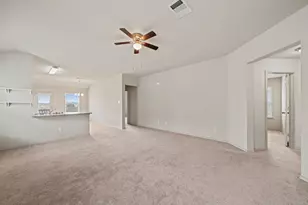172 Lake Gln, San Marcos, TX 78666 - Photo 2