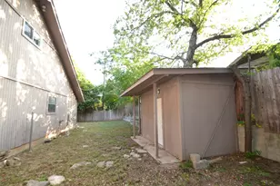 8833 Tallwood Dr, Austin, TX 78759 - Photo 34