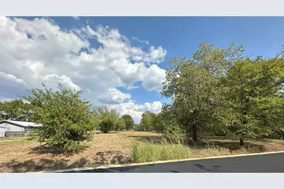 2208 B Pecan Street, Bastrop, TX 78602 - Photo 4