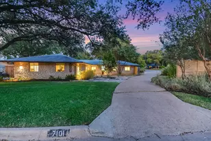 7101 Sungate Dr, Austin, TX 78731 - Photo 4