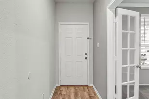 156 Janice Rd, Taylor, TX 76574 - Photo 2