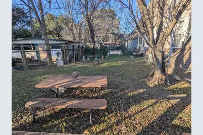 502 W 10th Street, Taylor, TX 76574 - Photo 32