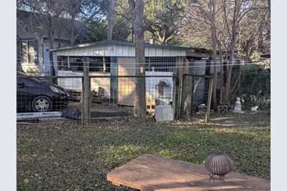 502 W 10th Street, Taylor, TX 76574 - Photo 34