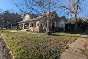 502 W 10th St, Taylor, TX 76574 - Photo 2