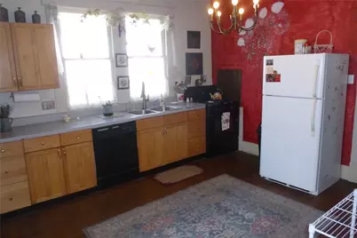 502 W 10th Street, Taylor, TX 76574 - Photo 16