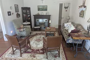 502 W 10th St, Taylor, TX 76574 - Photo 6