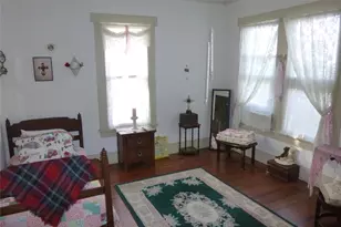502 W 10th St, Taylor, TX 76574 - Photo 24