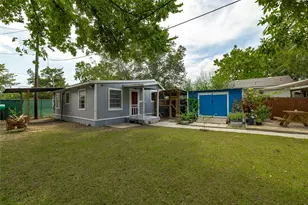 911 W 3rd St, Taylor, TX 76574 - Photo 32