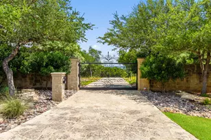 201 S Angel Light Dr, Spicewood, TX 78669 - Photo 4