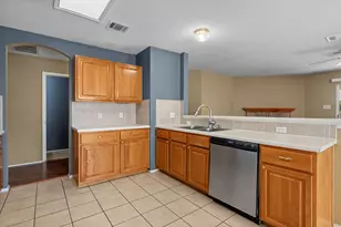 511 S Pauley Dr, Hutto, TX 78634 - Photo 10