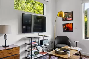 49 Navasota St, Austin, TX 78702 - Photo 18