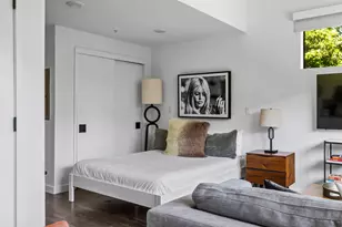 49 Navasota St, Austin, TX 78702 - Photo 14