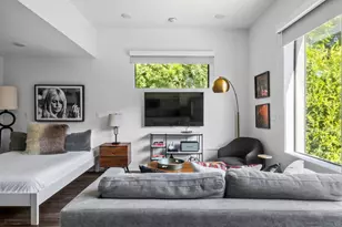 49 Navasota St, Austin, TX 78702 - Photo 4