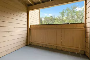 9100 Mountain Ridge Dr, Austin, TX 78759 - Photo 16