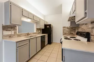 9100 Mountain Ridge Dr, Austin, TX 78759 - Photo 10