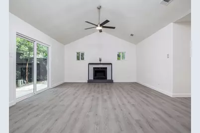 6702 Rockridge Court, Austin, TX 78744 - Photo 6