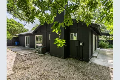 6702 Rockridge Court, Austin, TX 78744 - Photo 16