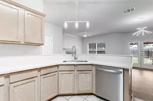 2808 Kestrel Dr, Austin, TX 78745 - Photo 6