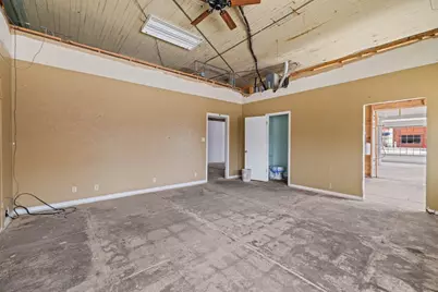 106 W Cameron Avenue, Rockdale, TX 76567 - Photo 18