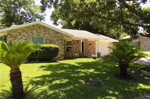 8402 Leesburg Cir, Austin, TX 78758 - Photo 2