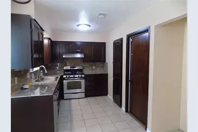8402 Leesburg Circle, Austin, TX 78758 - Photo 4