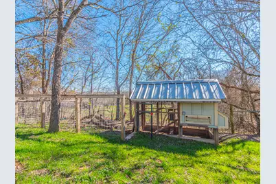 141 Llano Court, Cedar Creek, TX 78612 - Photo 32