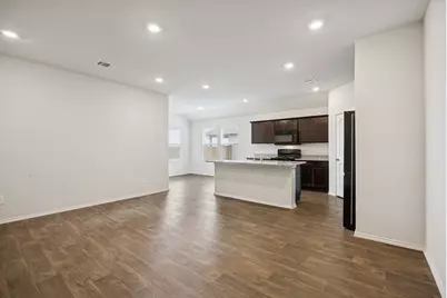 323 Shimmering Cove, San Marcos, TX 78666 - Photo 4