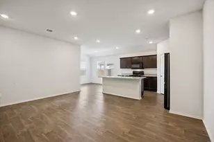 323 Shimmering Cv, San Marcos, TX 78666 - Photo 4