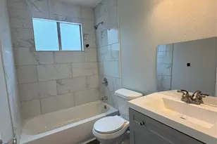 509 Central Ave, Elgin, TX 78621 - Photo 14
