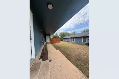 509 Central Avenue #B, Elgin, TX 78621 - Photo 2
