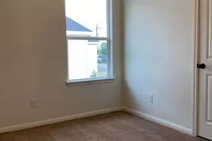 2002 W 2nd St, Taylor, TX 76574 - Photo 10