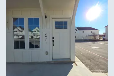 2002 W 2nd Street #202, Taylor, TX 76574 - Photo 2