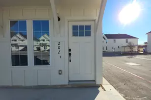 2002 W 2nd St, Taylor, TX 76574 - Photo 2