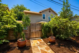 1612 N Miriam Ave, Austin, TX 78702 - Photo 26