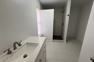 1009 Bowie St, Lockhart, TX 78644 - Photo 28