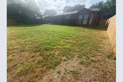 1009 Bowie Street, Lockhart, TX 78644 - Photo 12