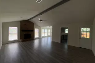 1009 Bowie St, Lockhart, TX 78644 - Photo 18