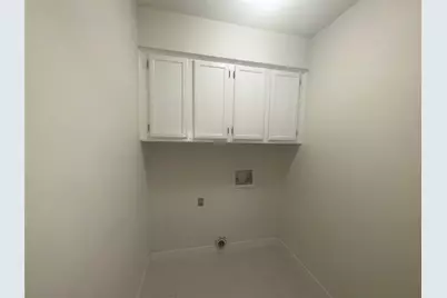 1009 Bowie Street, Lockhart, TX 78644 - Photo 14