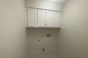 1009 Bowie St, Lockhart, TX 78644 - Photo 14