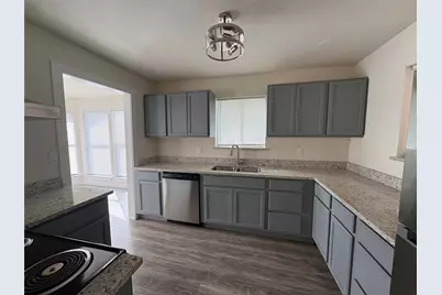 1009 Bowie Street, Lockhart, TX 78644 - Photo 22