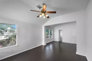 1718 Rosenborough Ln S, Round Rock, TX 78665 - Photo 4