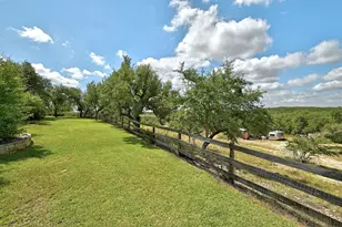 8075 Mt Sharp Rd, Wimberley, TX 78676 - Photo 30