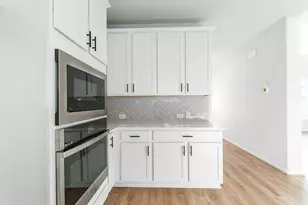 332 Hollister Dr, Liberty Hill, TX 78642 - Photo 8