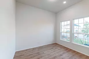 332 Hollister Dr, Liberty Hill, TX 78642 - Photo 2