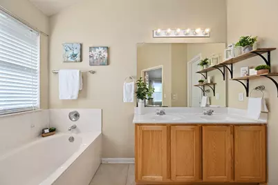 122 Holland Street, Hutto, TX 78634 - Photo 20