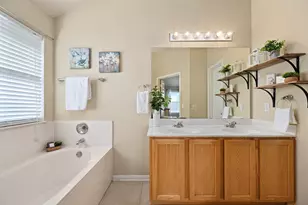 122 Holland St, Hutto, TX 78634 - Photo 20