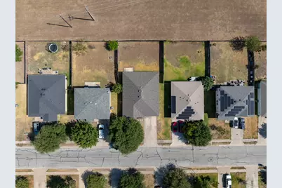 122 Holland Street, Hutto, TX 78634 - Photo 32