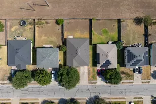 122 Holland St, Hutto, TX 78634 - Photo 32