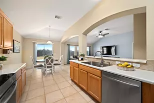 122 Holland St, Hutto, TX 78634 - Photo 10